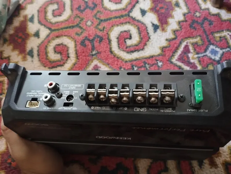 Kenwood usilitel sotiladi xolat yangi 3