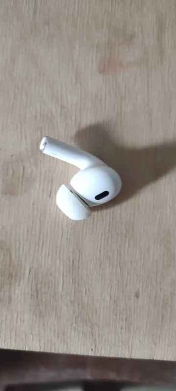 Продам наушник air pods 1