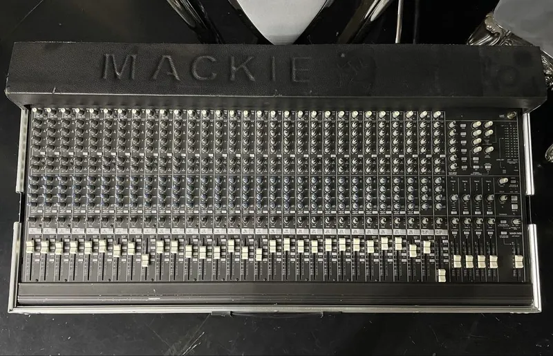 Продается пульт Mackie SR32 4-VLZPRO 32.