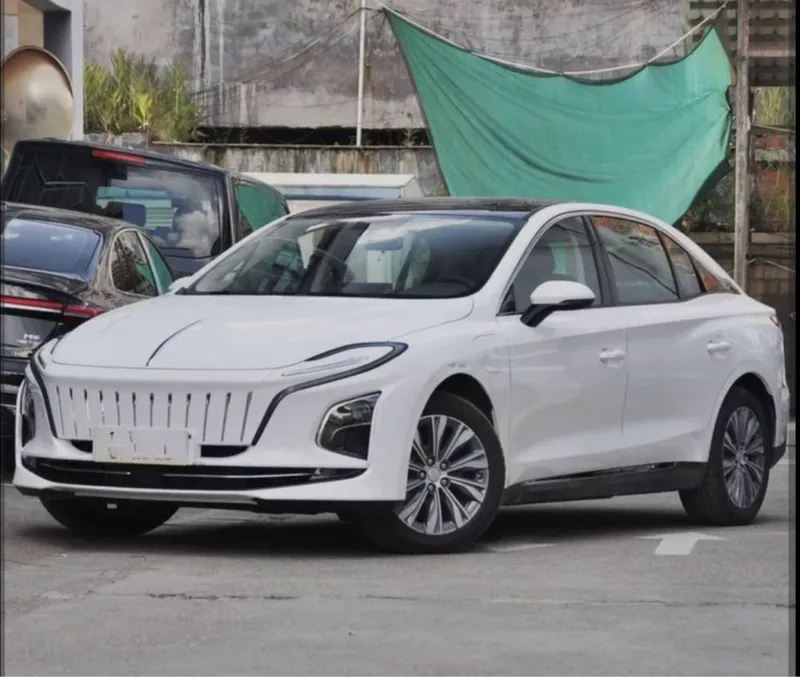 Продается Hongqi E-qm5 Бизнес Класс