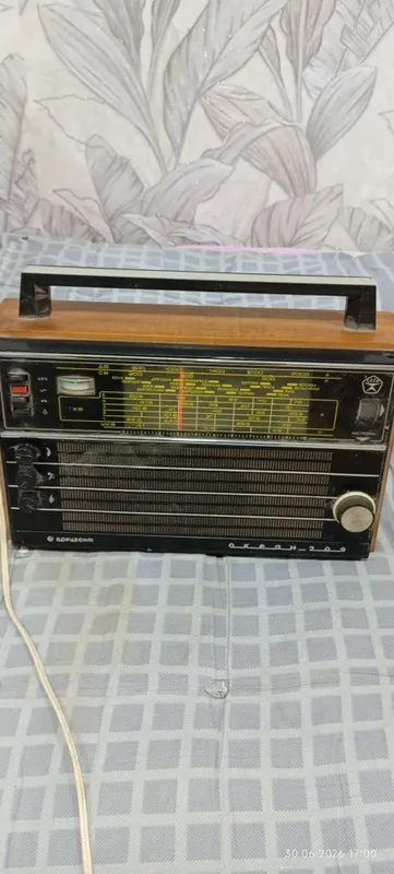 SSSR davridagi radiopriyomnik SSSR davridagi radiopriyomnik