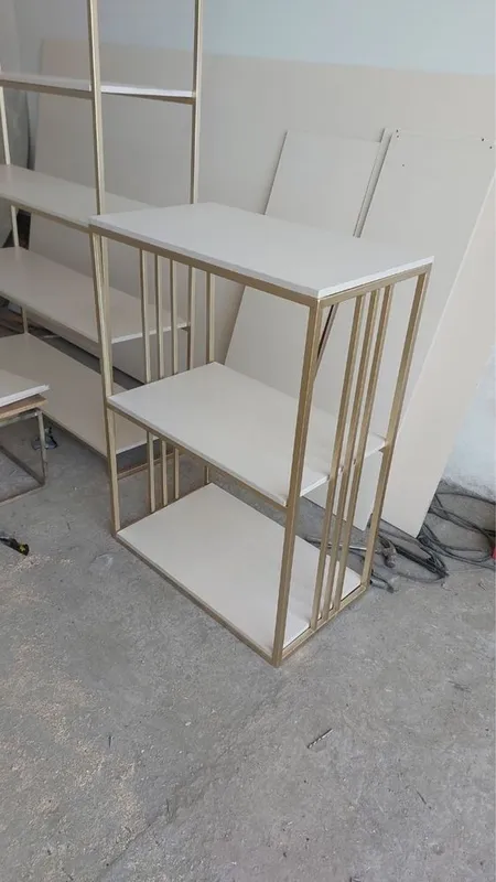 Buyurtma asosida loft uslubidagi stellajlar 5 Buyurtma asosida loft uslubidagi stellajlar 5