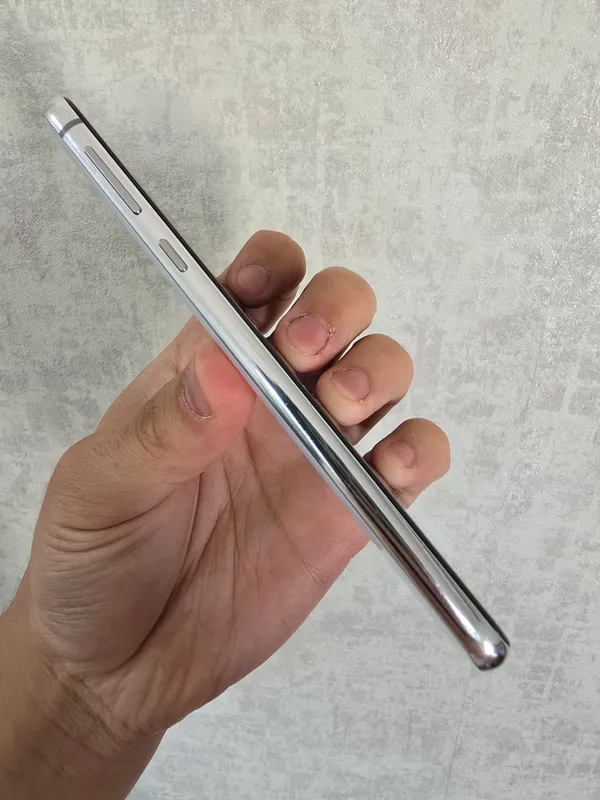 Samsung Galaxy S10e — фото 4