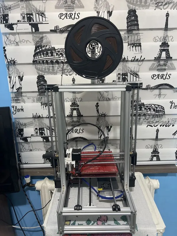 Продаю 3D принтер новый и работает 1 Продаю 3D принтер новый и работает 1