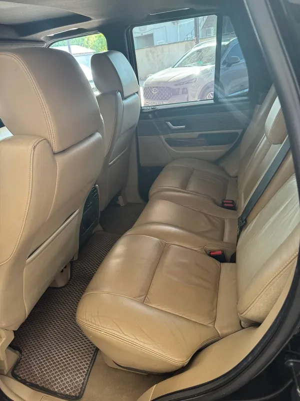 Range rover qora 2