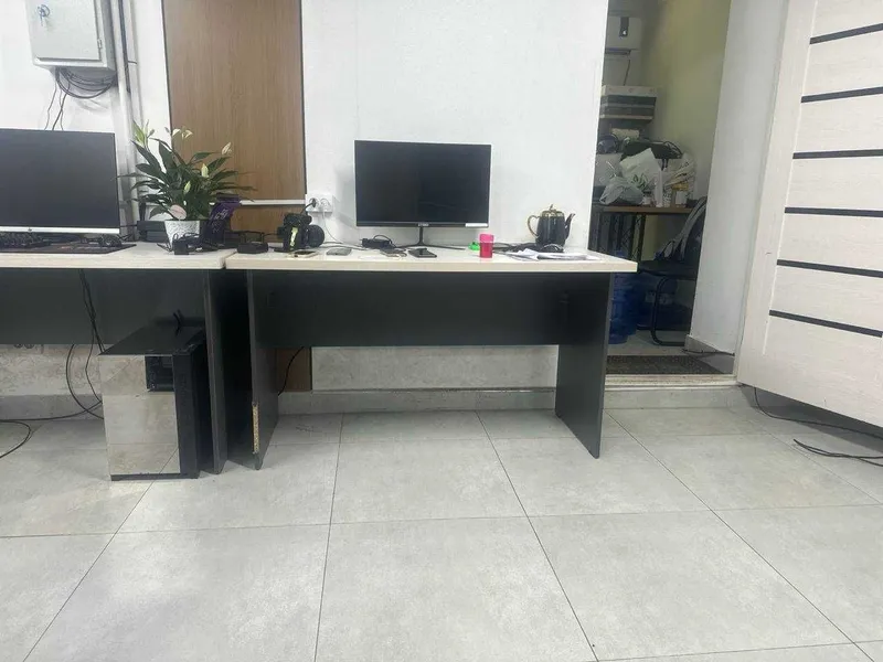 Ofis mebellari sotiladi. Narxi kelishamiz. Hammasi ideal holatda 6 Ofis mebellari sotiladi. Narxi kelishamiz. Hammasi ideal holatda 6