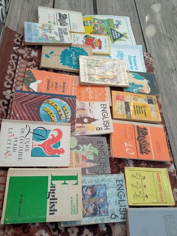 Книги. Продается. Дешево