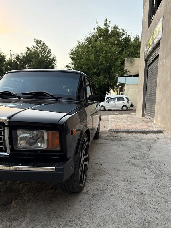 Vaz2107 yili 2008 narxi 5200$ mator 1.6 piryora 2