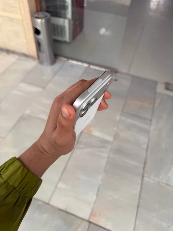 Iphone 17 pro max silver — фото 6