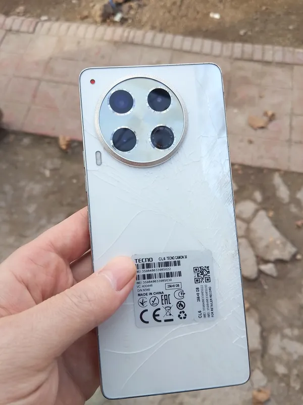 tecno camon 30 8+8 256 gb 4