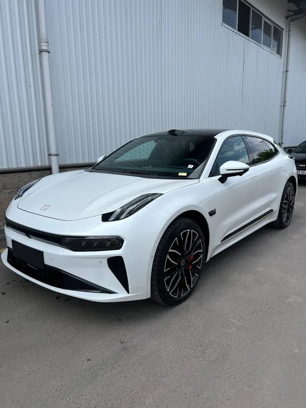 **Zeekr 001 z sports 2025