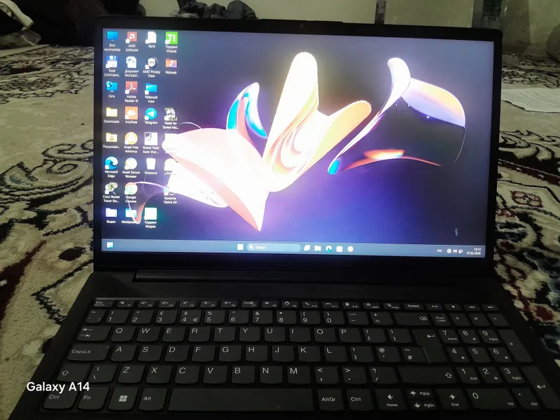 Noutbuk Sotiladi Lenovo 1