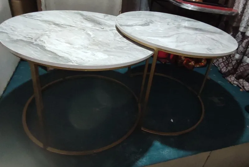 stol decorativni