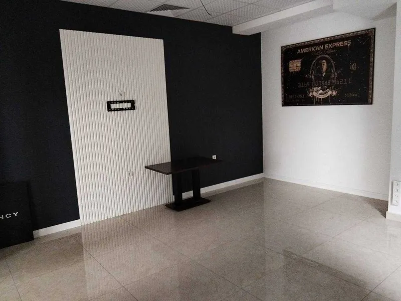 Срочно сдаётся офис 120 м² в Сквере, рядом с Вестминстером. — фото 1