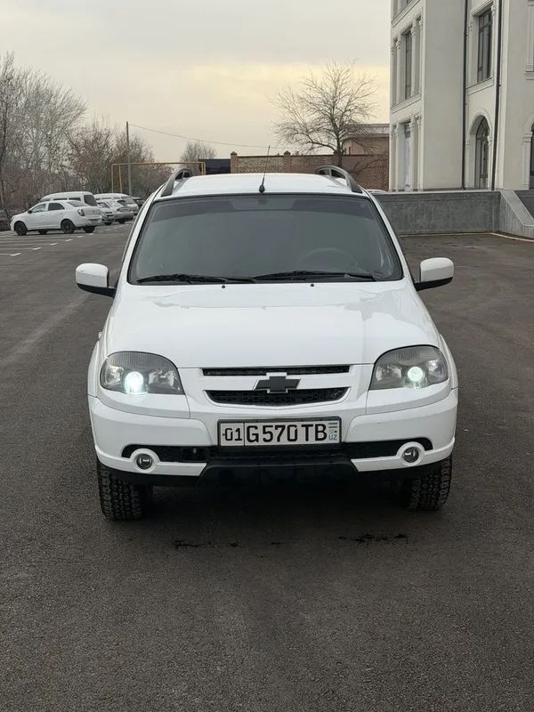 Lada Chevrolet 1.8 — фото 1