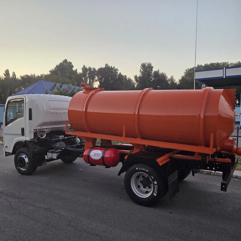 Isuzu assenizator gavnovoz sotiladi 4 Isuzu assenizator gavnovoz sotiladi 4