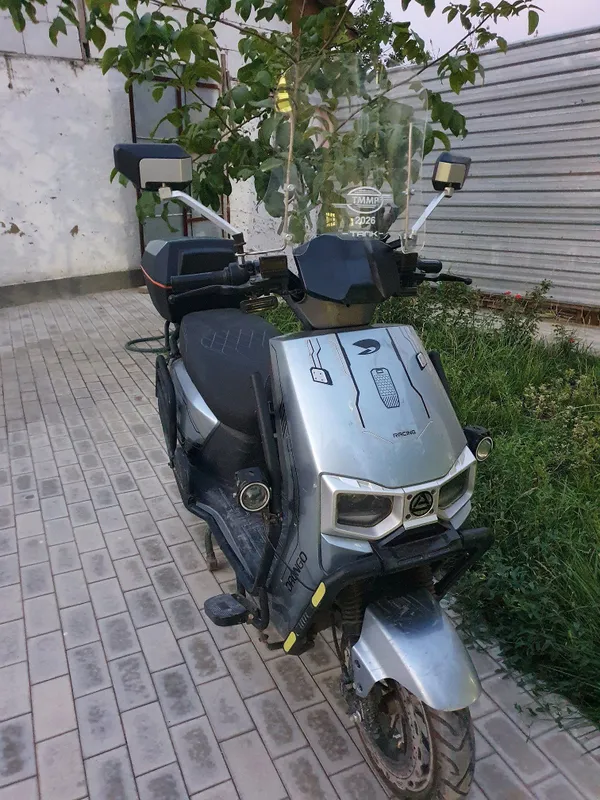 Skuter drongo sotiladi