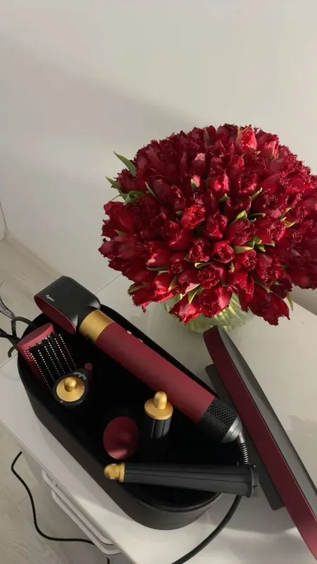 Dyson Airwrap Red Velvet HS08 — эффектная укладка и роскошный стиль!! — фото 1 Dyson Airwrap Red Velvet HS08 — эффектная укладка и роскошный стиль!! — фото 1