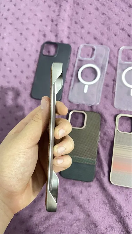 Iphone 16 pro max chexolar 4