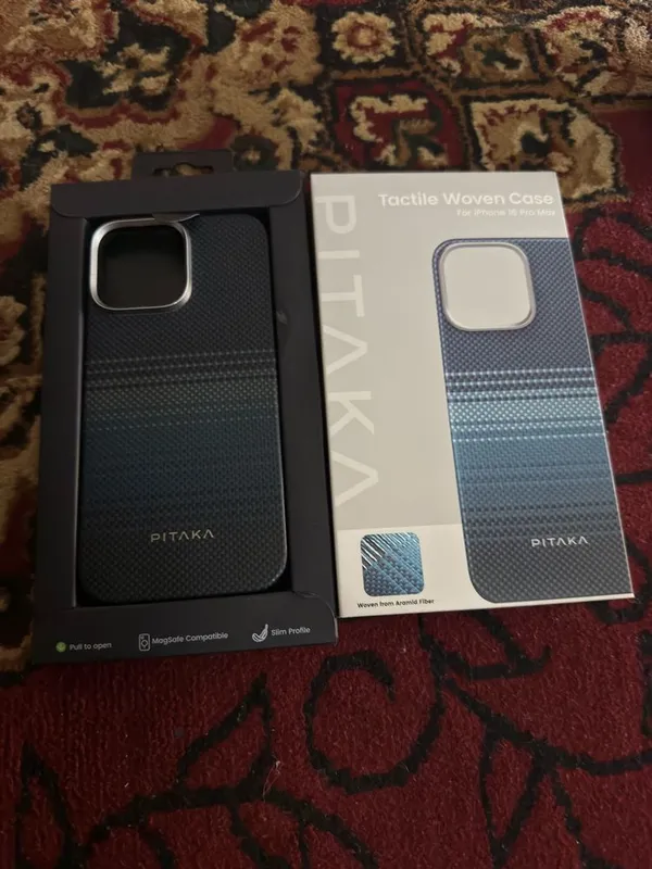 Iphone 16 pro max pitaka chexol 2