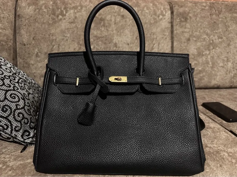 Продаю стильную чёрную сумку в стиле Hermès Birkin 1 Продаю стильную чёрную сумку в стиле Hermès Birkin 1