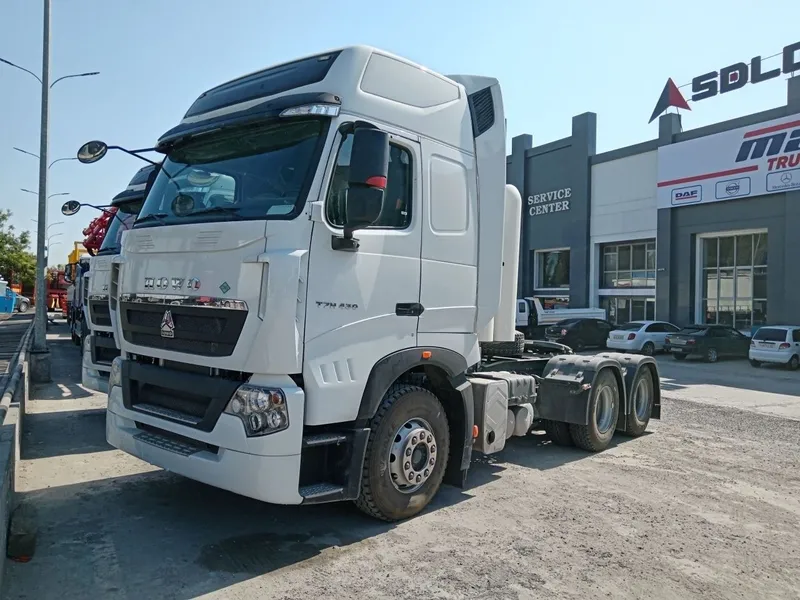 Тягач Howo T7 6x4 CNG 1