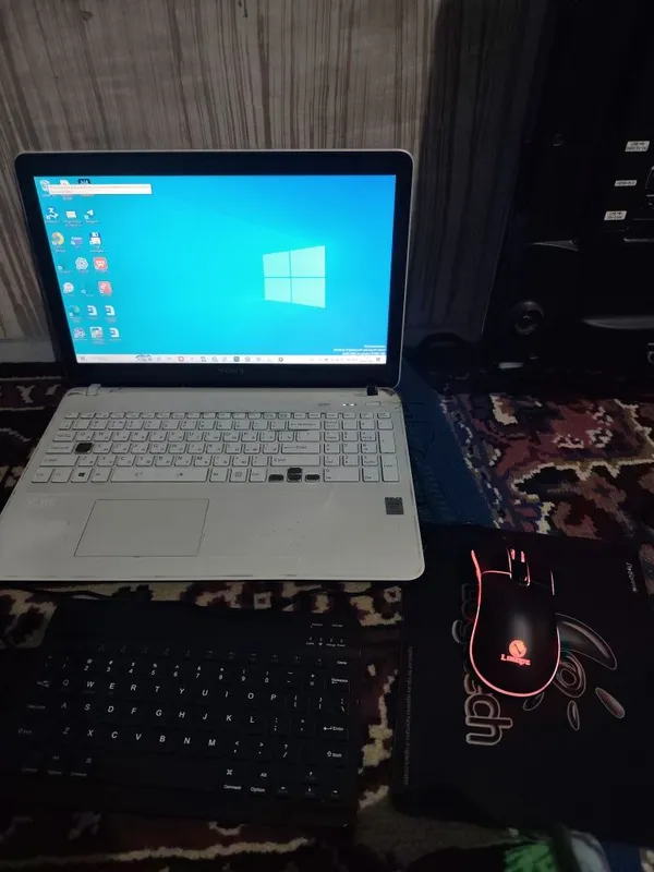 Sony Noutbook sotiladi