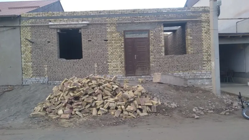 9 ohiri 50maktab orkasida ustoz pita bn bosirigan
