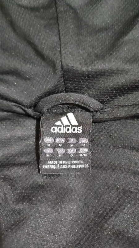 ADIDAS sport kurtkasi sotiladi. 5 ADIDAS sport kurtkasi sotiladi. 5