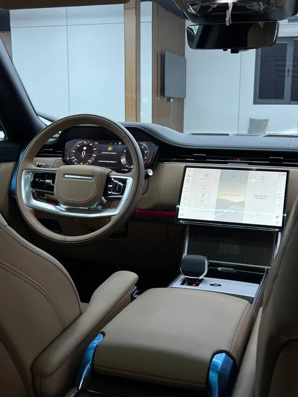 Range Rover Autobiography (Long) 8 Range Rover Autobiography (Long) 8