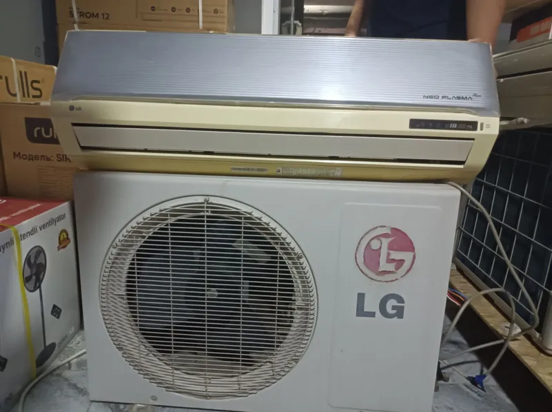 Кондиционер 12 LG б/у рабочий с пультом 2 Кондиционер 12 LG б/у рабочий с пультом 2