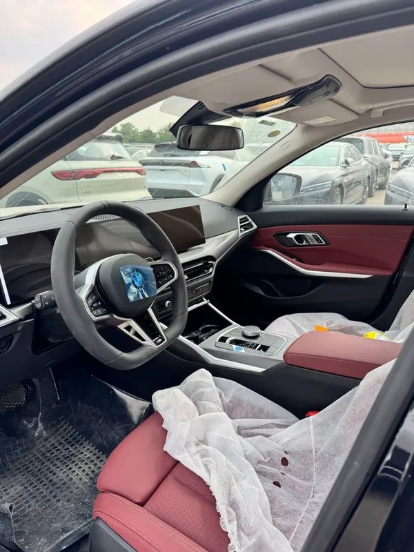 BMW I3 35L 2025 yil nomer olingan natarus — фото 4