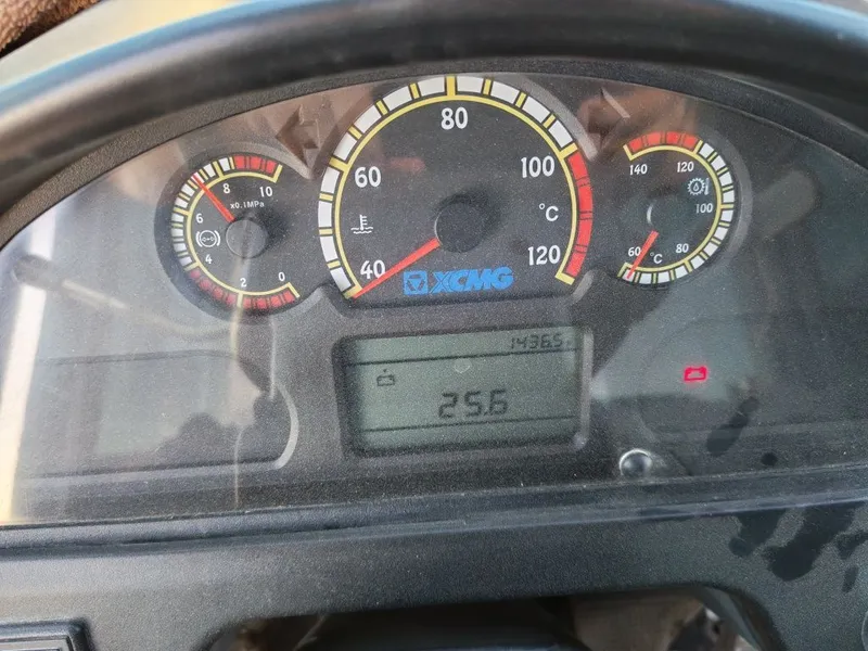 Pogruzchik 1.8 kub 6 Pogruzchik 1.8 kub 6