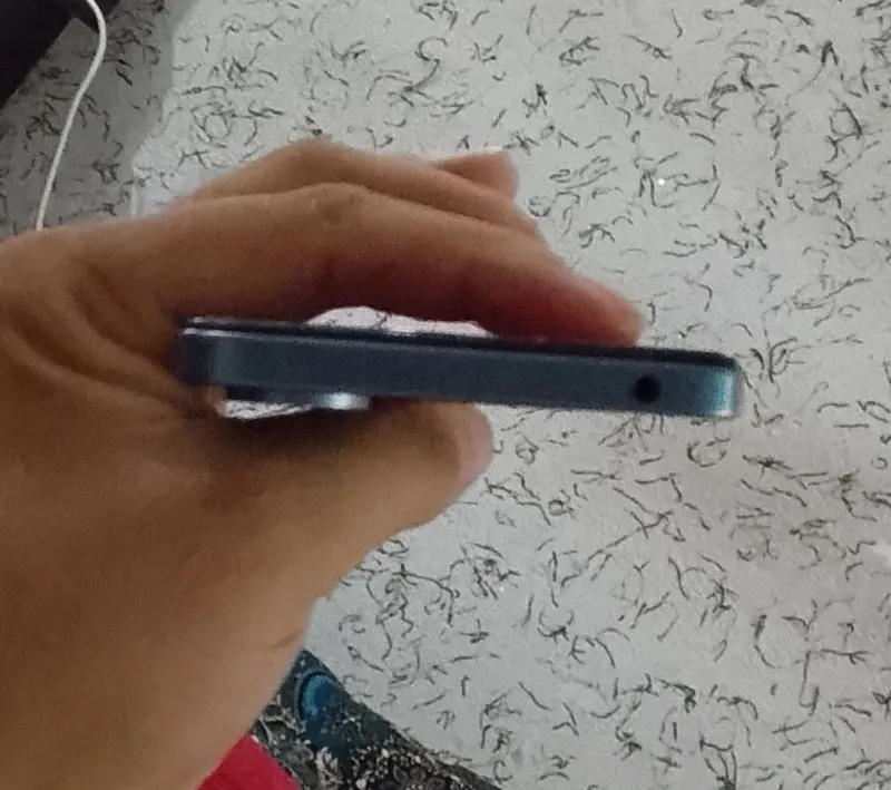 Poco x3 sotiladi 4