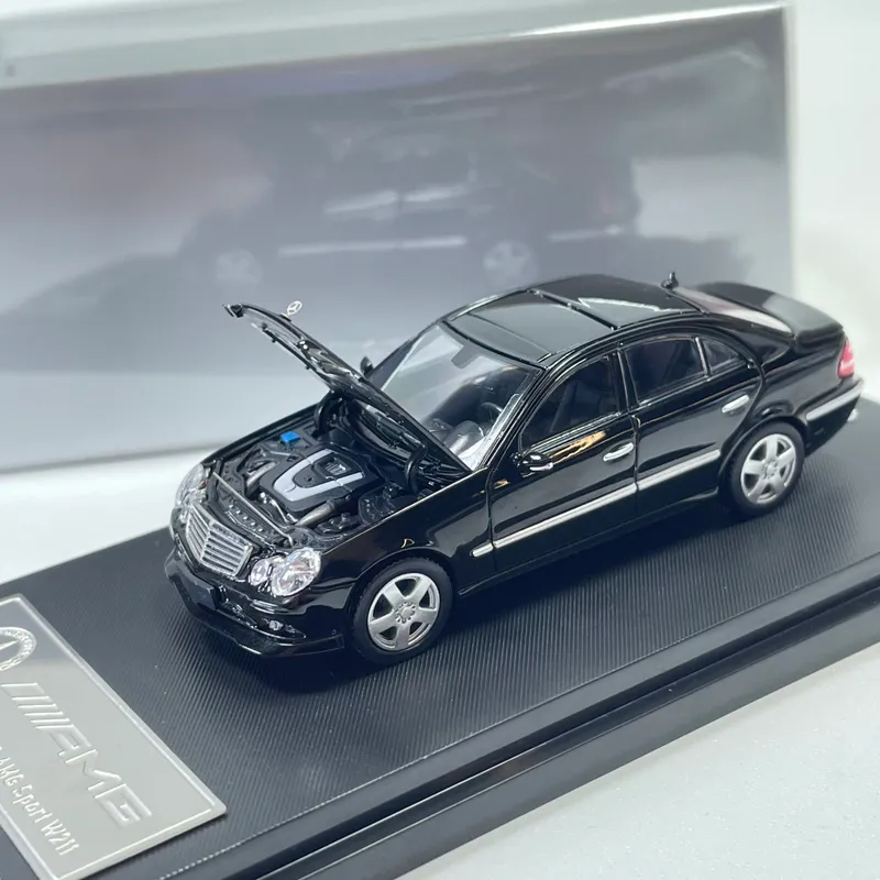 Mercedes Benz AMG E280 W211 o‘yinchoq mashina 1:64 / Avto 1