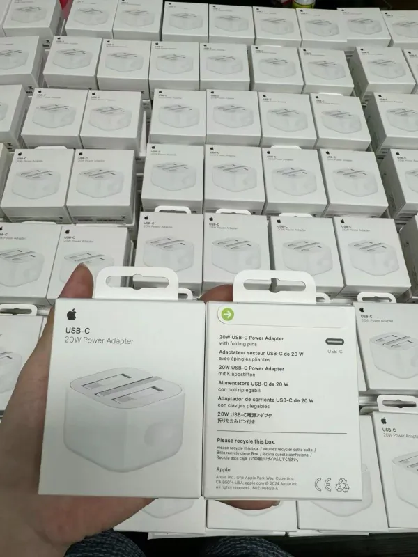 Зарядное устройство Apple 20W USB-C Зарядное устройство Apple 20W USB-C