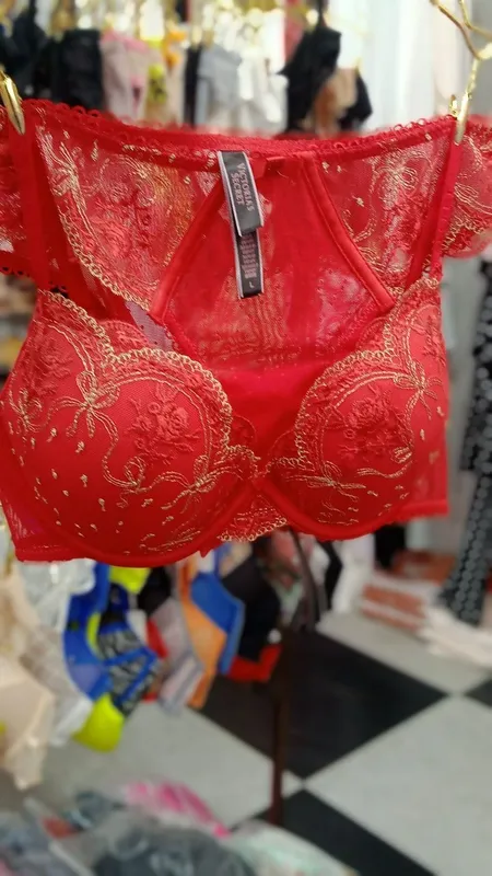 Komplekt ichki kiyimlar