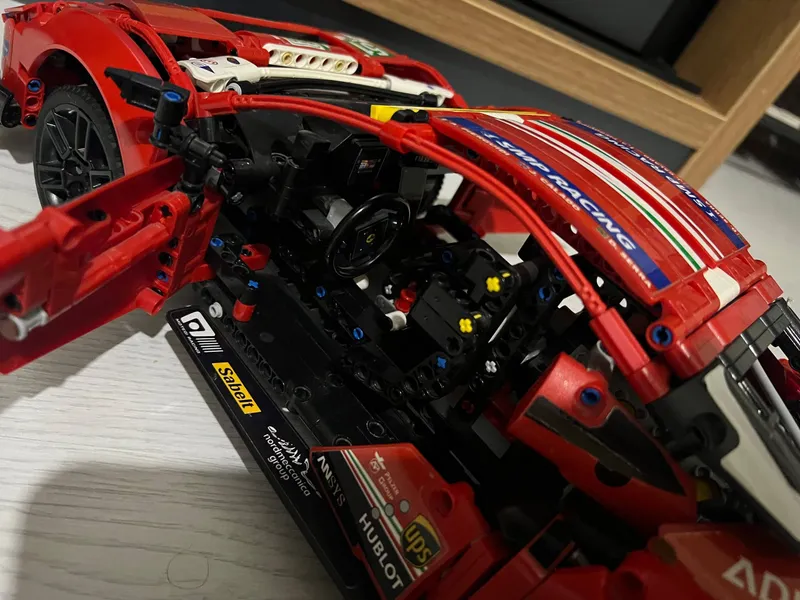Продаю модель Ferrari (не оригинал LEGO) — фото 7