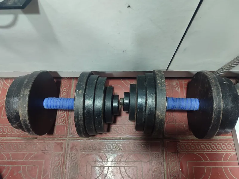 Gantel Toshlar sport uchun 25 kgdan 2ta . Yani 1 juft 50 kg boladi 3 Gantel Toshlar sport uchun 25 kgdan 2ta . Yani 1 juft 50 kg boladi 3