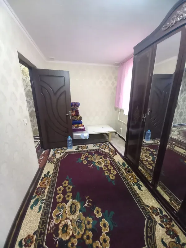 Сдаётся 2 ком кв в Чирчике 1 этаж 2 мкн около канечки. 6 Сдаётся 2 ком кв в Чирчике 1 этаж 2 мкн около канечки. 6