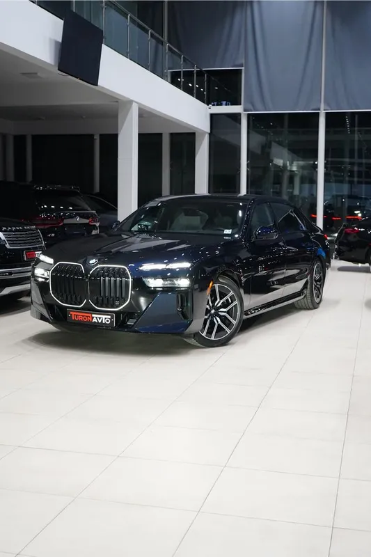 BMW 760i xDrive Hybrid 2025 — фото 1