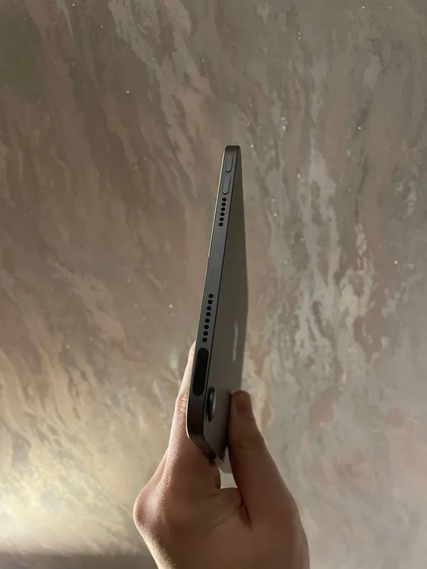 Ipad 6 mini Wi-Fi (simkartasiz)sotiladi zor xolata.