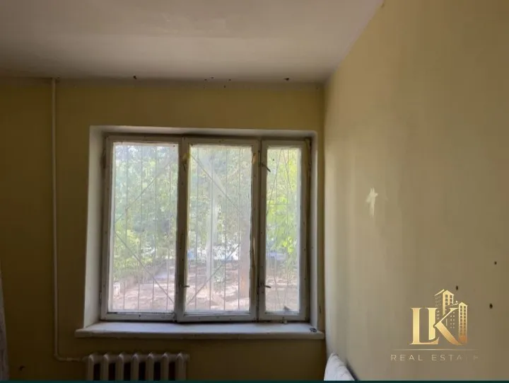 Продаётся 4-комнатная квартира, 85 м², без ремонта 5