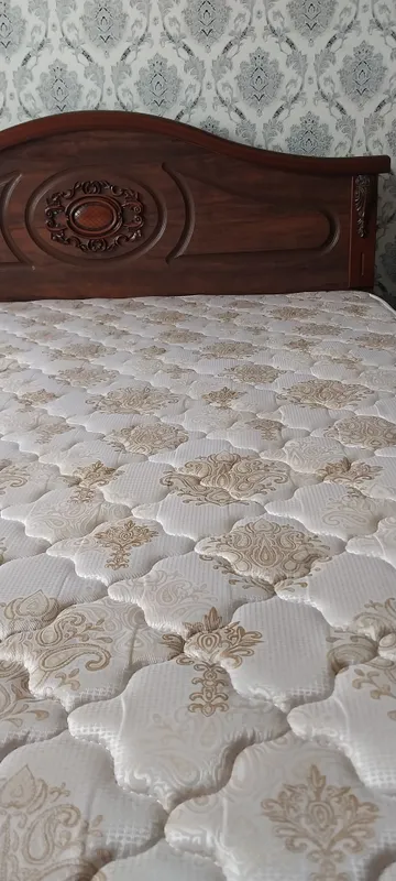 a’lo holatdagi karavot. 150x210. narxi 200 dollar. 3 a’lo holatdagi karavot. 150x210. narxi 200 dollar. 3