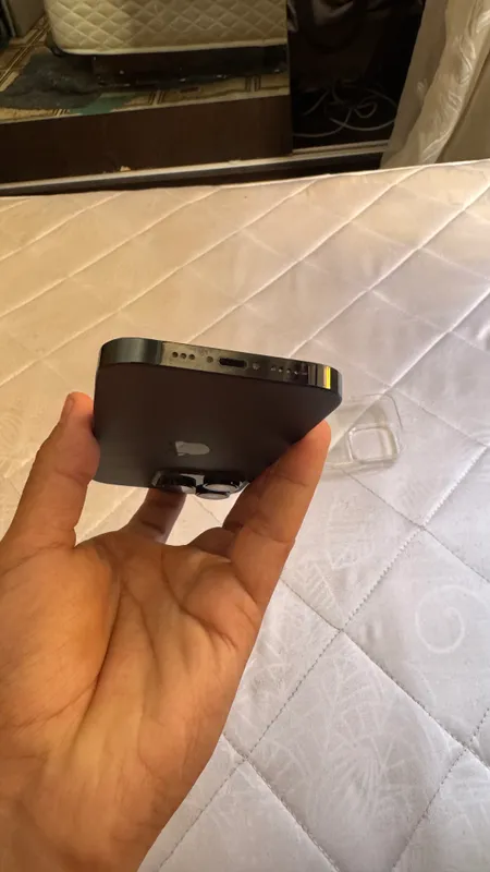 Iphone 14pro qora 3