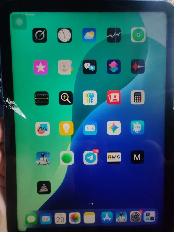 Ipad  pro 14 , 10 th generation  64 Gb 90% yomks 5
