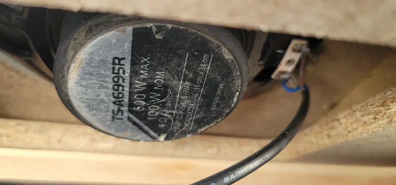 Продаётся колонки pioneer 600W — фото 2