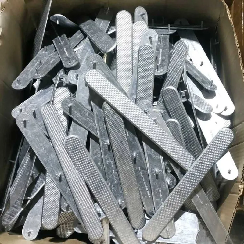 Taktil yo'naltiruvchi polosa alyuminiy 35×300 mm / Тактильная полоса 3 Taktil yo'naltiruvchi polosa alyuminiy 35×300 mm / Тактильная полоса 3
