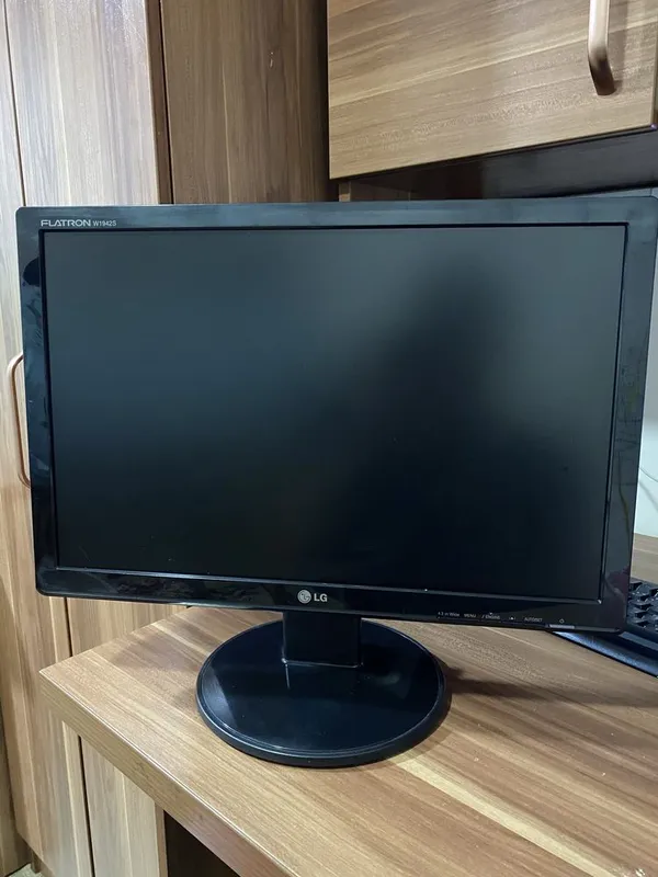 Монитор LG W194ST 1