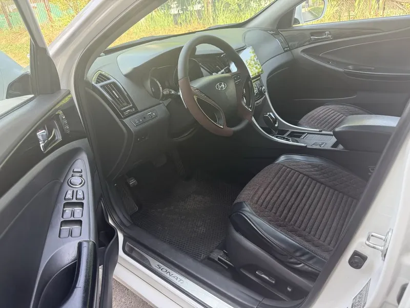 Продаётся Hyundai Sonata 5